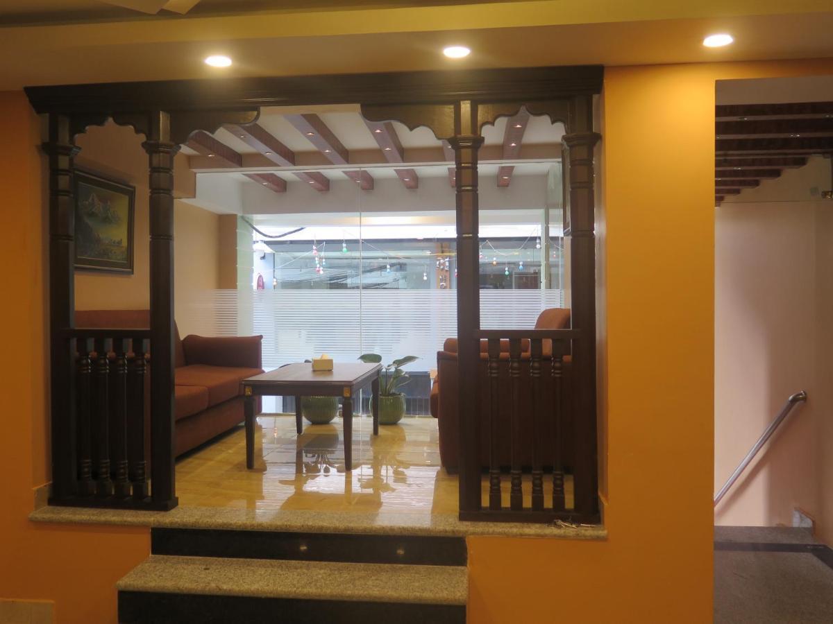 Hotel Pipal Tree 카트만두 외부 사진